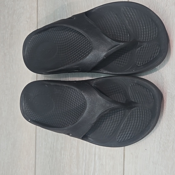 Oofos Women Thong Recovery Black Slide Sandals Shoes Sz 6 - Picture 3 of 12